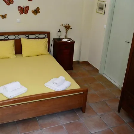 Homeberry, Traditional Stone House In Holiday home