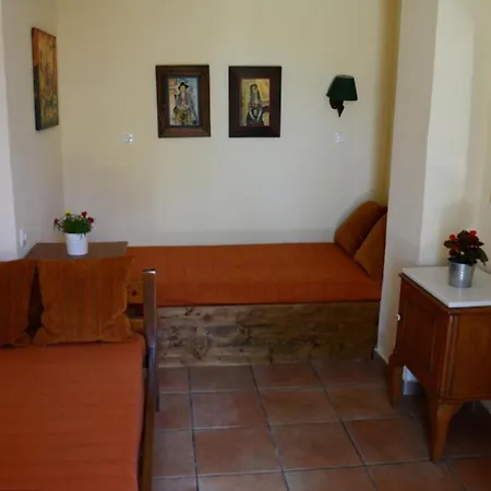 Homeberry, Traditional Stone House In * Tiros
