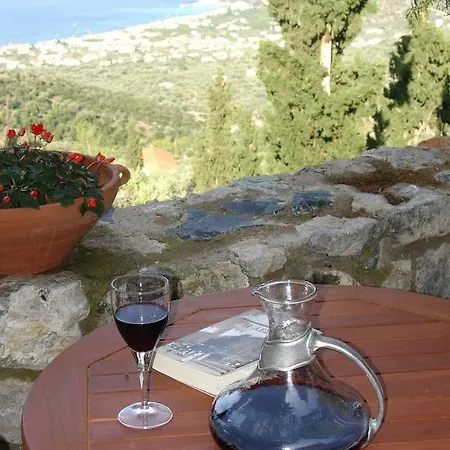Holiday home Homeberry, Traditional Stone House In