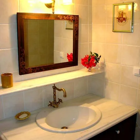 Homeberry, Traditional Stone House In Holiday home Tiros
