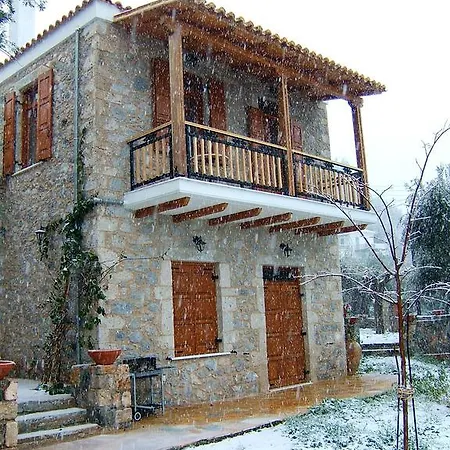 Homeberry, Traditional Stone House In Holiday home